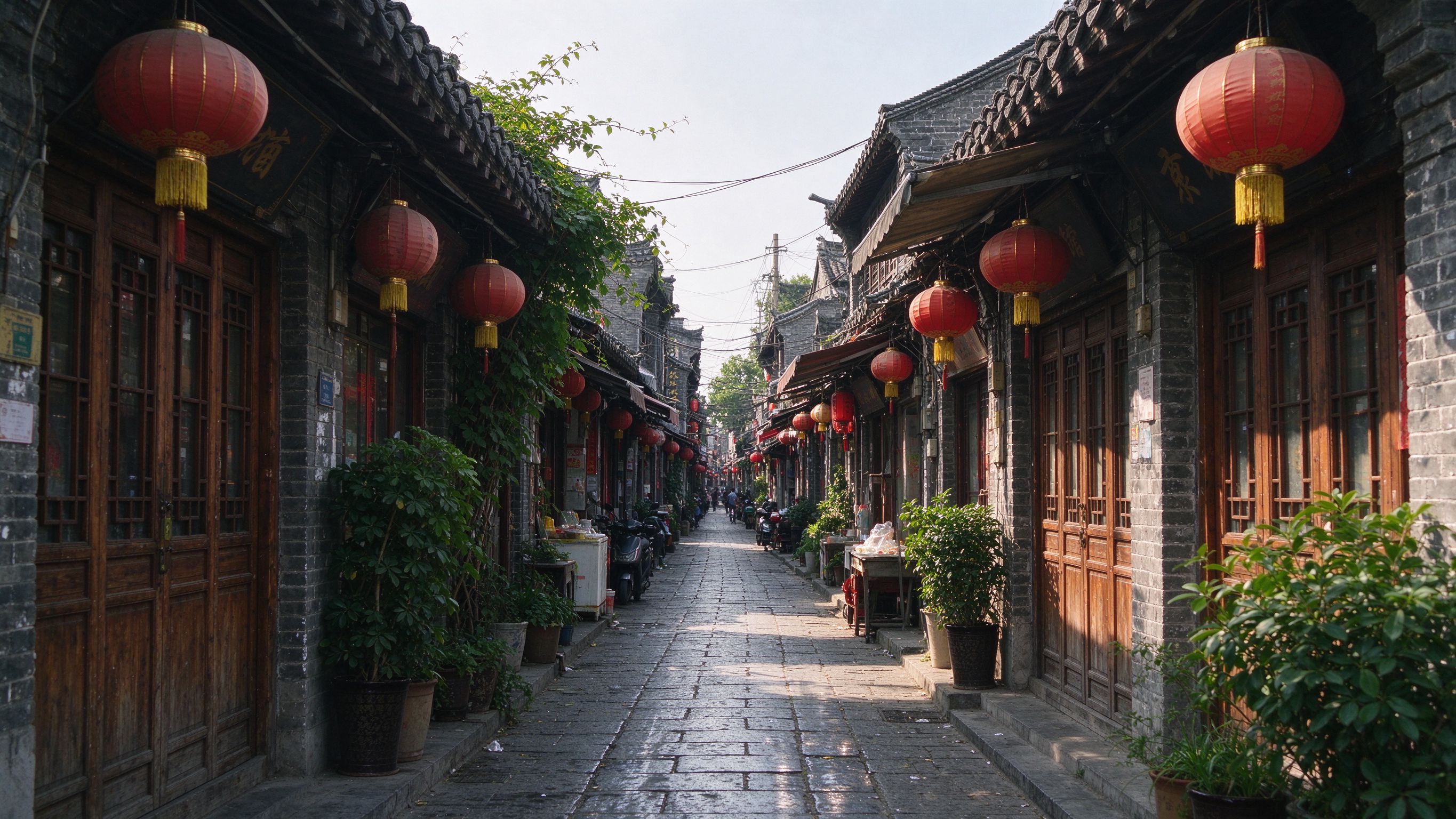 开封龙亭公园与远处城市建筑